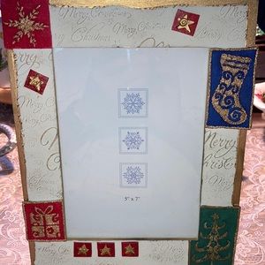 MERRY CHRISTMAS  frame, 7 1/4” x 9”, gold, red, wh, gr, , holds 5” x 7”. $9